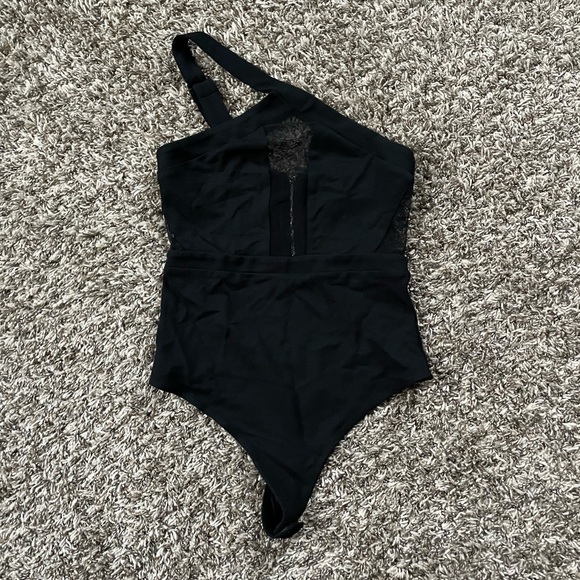 Black One-Shoulder Bodysuit - Picture 1 of 8